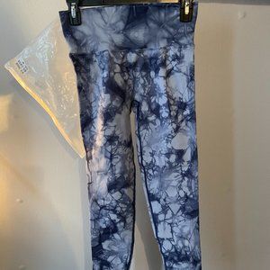 BRAND NEW W/PACKAGE TikTok Leggings BootyLifting/Anti-Cellulite Size M